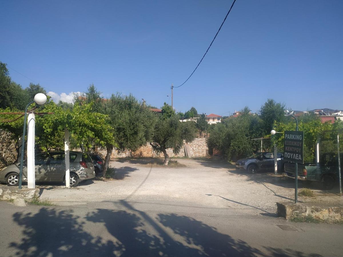 Poulea Rooms Каламата Экстерьер фото