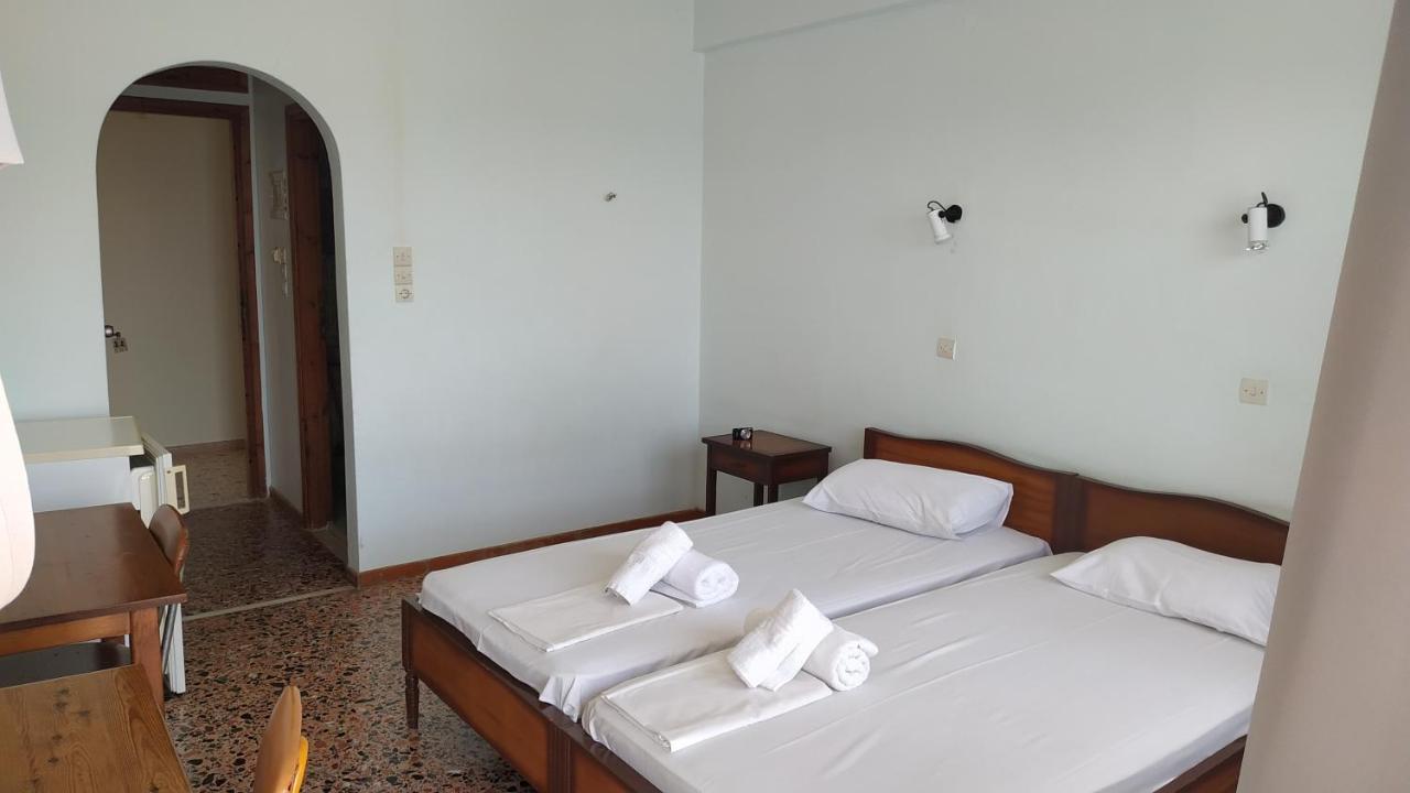 Poulea Rooms Каламата Экстерьер фото