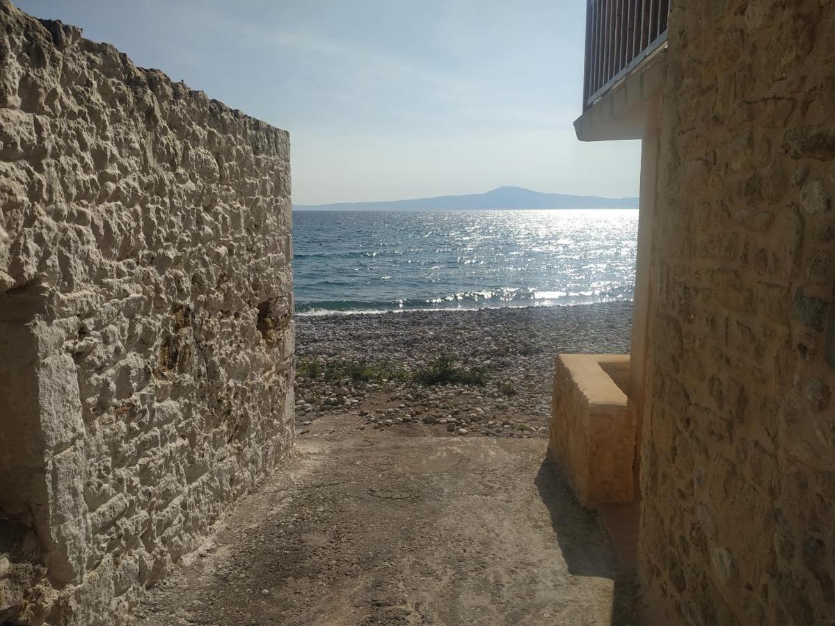 Poulea Rooms Каламата Экстерьер фото