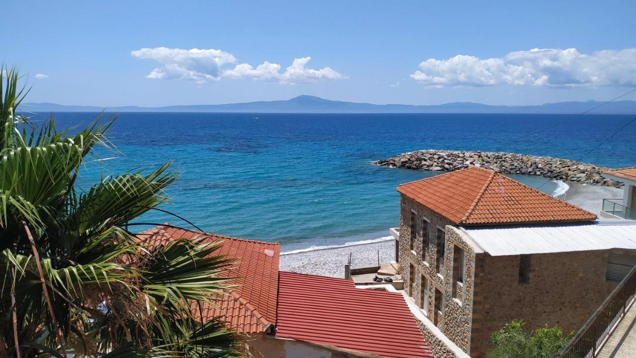 Poulea Rooms Каламата Экстерьер фото